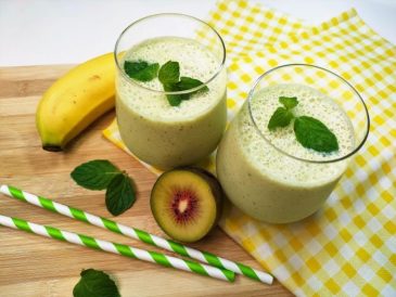 Gesunde ernährung grüne smoothies