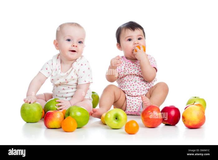 Eating daycare creche asilo mangiano sano alimento materna cibo nursery